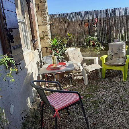 Petite Maison Dans La Campagne A 10 Mn A Pied Du Centre Ville Arles Eksteriør bilde