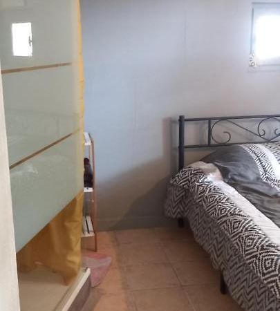 Petite Maison Dans La Campagne A 10 Mn A Pied Du Centre Ville Arles Eksteriør bilde